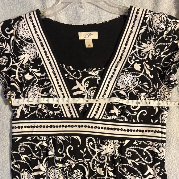 LOFT Monochrome Floral Dress - Picture 3 of 7